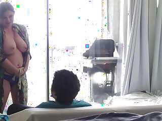 Busty housewife seduces a lodger for a hookup