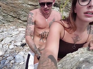 Russian pickup men skillfully divorce for sex girls on the beach