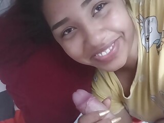 На мотоцикле каталась, теперь соси хуй и раздвигай ноги!