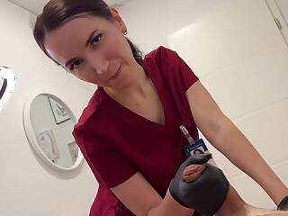 Eva Keks 护士熟女按摩时猛吸鸡巴 (42)
